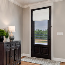 Charger l'image dans la galerie, Rideau magnétique ouvert avec valence, modèle Horizon, pour porte d'acier Paoma avec tringle aimantée sur toute la longueur solide et sans percage fabriqué au Québec Canada. Voilage semi-transparent avec rayures brodés de qualité à prix abordable