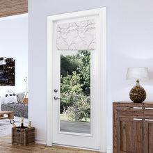 Charger l'image dans la galerie, Rideau magnétique PAOMA, modèle Symphonie ouvert avec 4 aimants fortes sur les côtés, pour couvrir fenêtre sans perçage avec tringle aimantée sur toute la longueur solide et fabriqué au Québec Canada. Voilage semi-transparent blanc avec broderie de branches  grises. Prix abordable et grandeurs variées